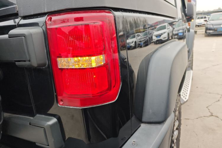 Used Beijing Auto BJ40 2016 2.3T Automatic Four-Wheel Drive Premium Edition
