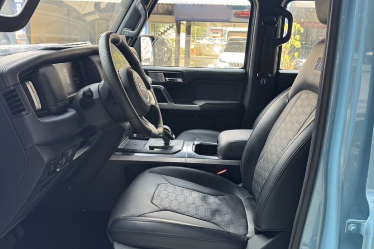 Used 212 T01 2025 2.0T Changfeng
