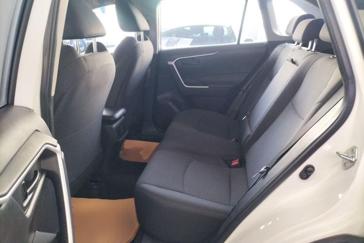 Used Toyota Wildlander 2022 Updated Version 2.0L CVT Two-Wheel Drive Leading Edition
