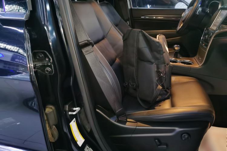 Used  Grand Cherokee 2014 3.0L Comfort Navigation Edition
