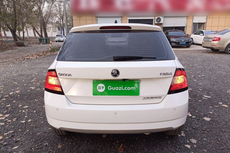 Used Skoda Fabia 2017 1.4L Automatic Car Enjoy Edition
