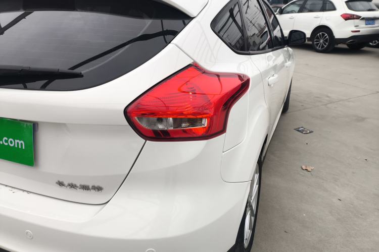 Used Ford Focus 2018 Hatchback Classic 1.6L Automatic Trendy SmartDrive Edition