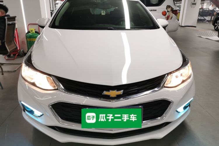 Used Chevrolet Cruze 2017 1.5L Hatchback Automatic Pioneer Sunroof Edition
