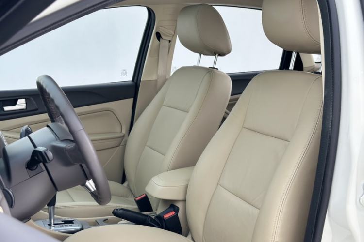 Used Ford Focus 2013 Sedan Classic 1.8L Automatic Fashion Edition