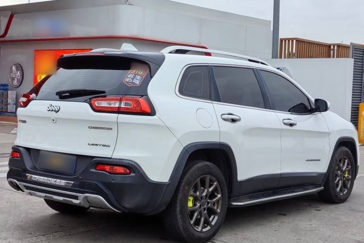 Used  Cherokee 2017 2.0L Superior Edition
