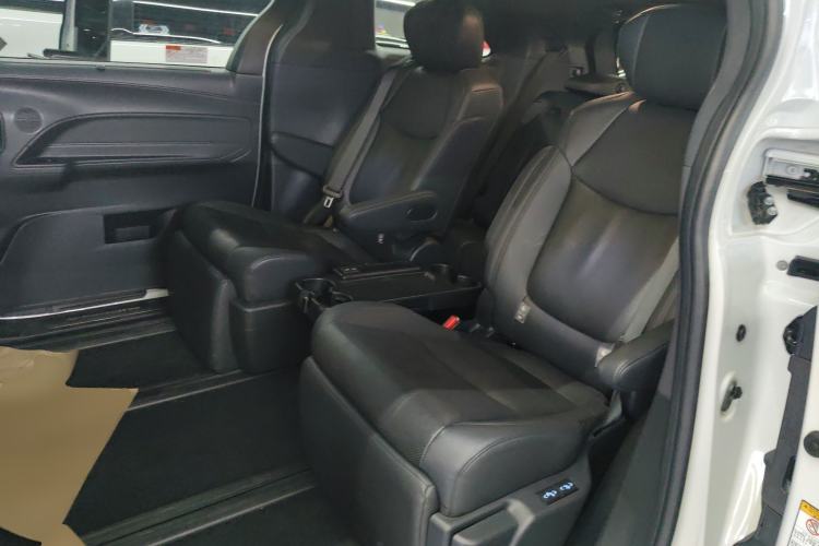 Used Toyota Sienna 2021 2.5L Hybrid Premium Edition