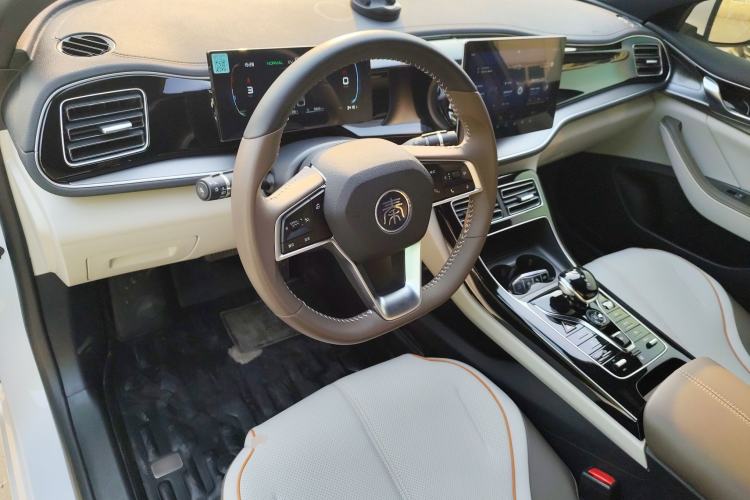 Used BYD Qin PLUS 2023 Champion Edition DM-i 120KM Leading Model
