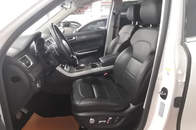 Used Haval H8 2015 2.0T two-wheel drive Comfort trim level