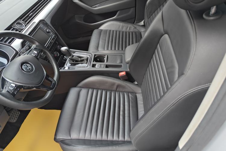 Used Volkswagen Magotan 2019 330TSI DSG Leading Edition China V Standard
