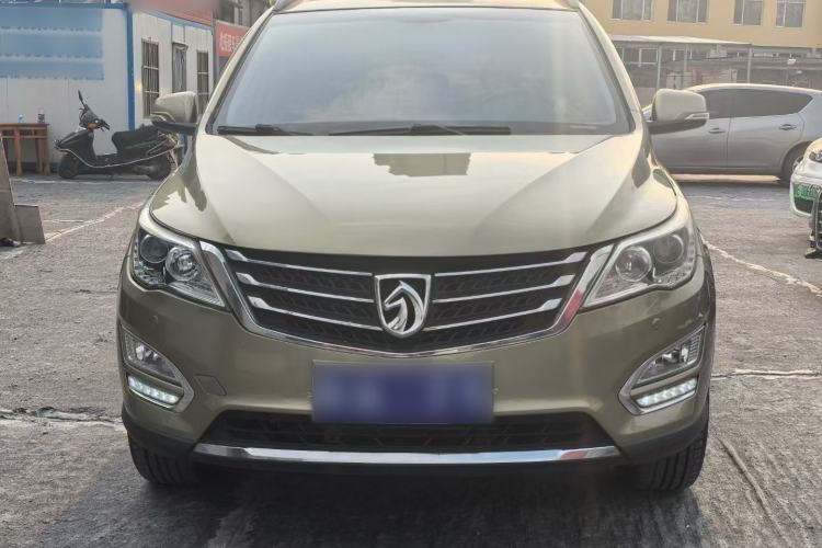 Used Baojun 560 2015 1.8L Manual Luxury Model
