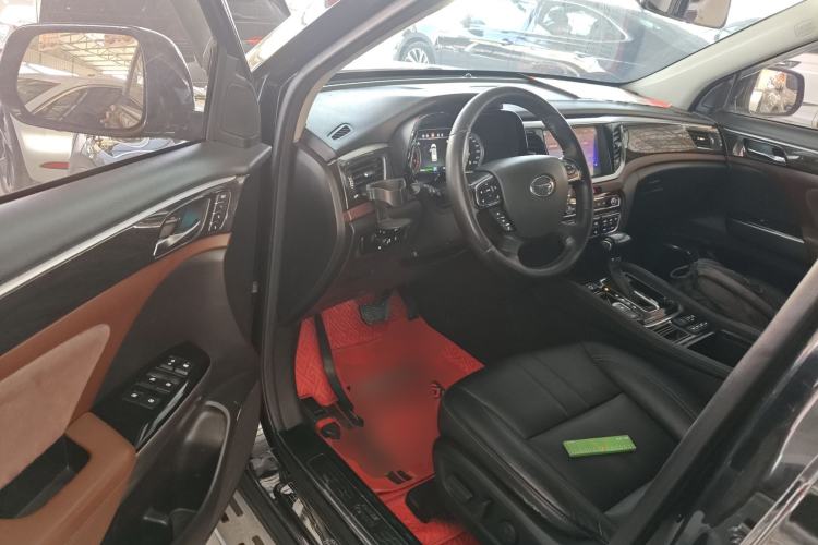 Used GAC Trumpchi GS8 2017 320T Two-Wheel Drive Luxury Smart Connectivity Version (7 Seats)
