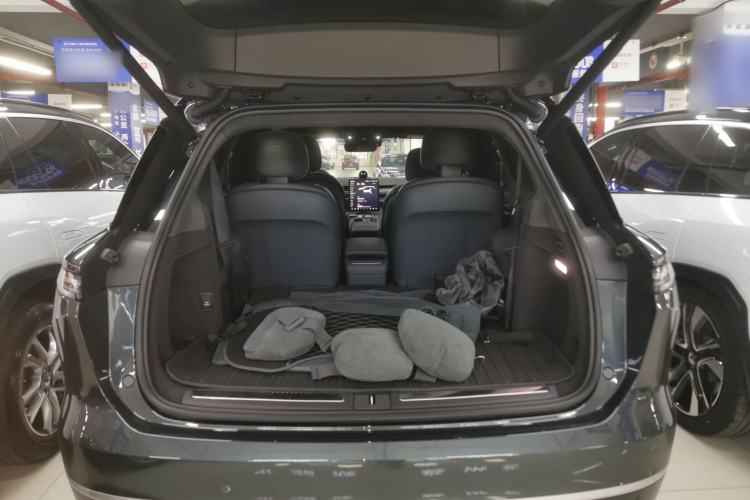 Used Nio ES8 2023 100kWh Signature Edition
