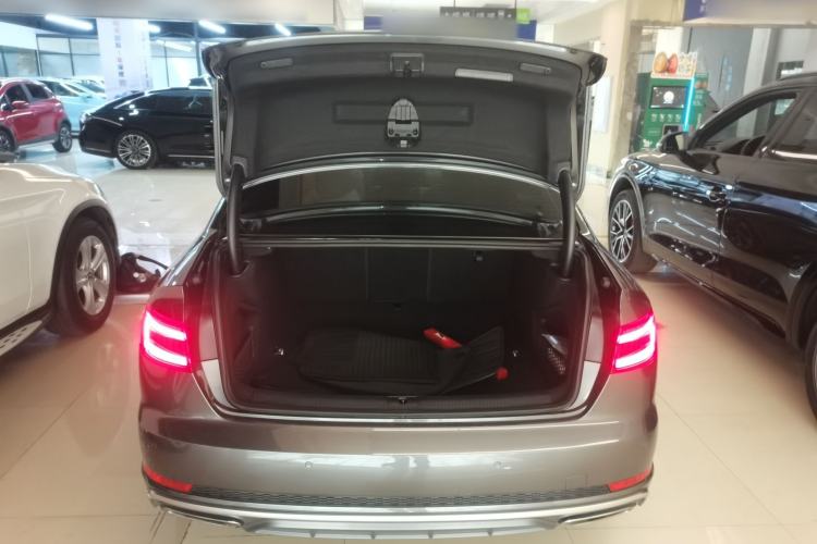 Used Audi A4L 2019 40 TFSI Fashion Edition China VI Emission Standard
