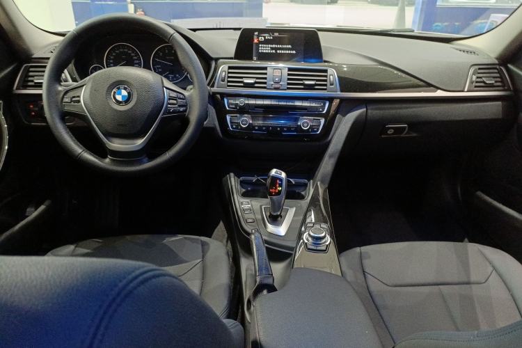 Used BMW 3 Series 2016 320i Fashion Model
