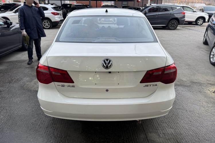 Used Volkswagen Jetta 2015 1.6L Automatic Fashion Model
