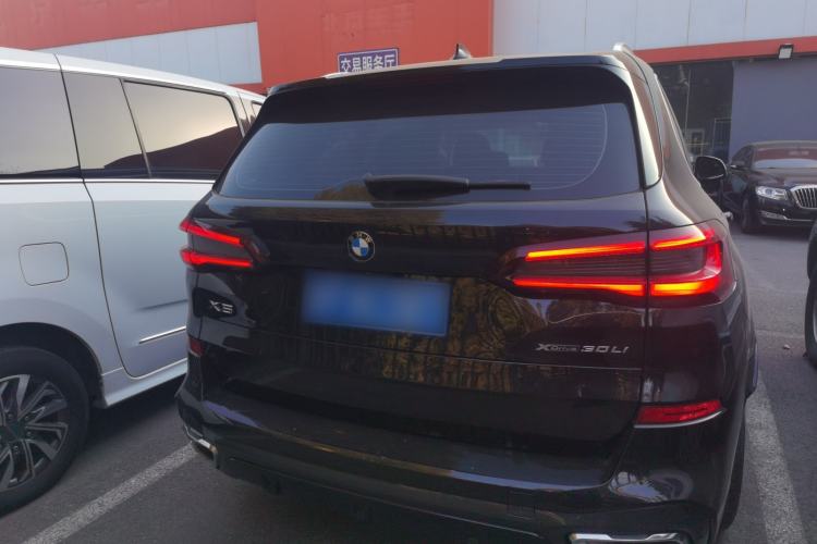 Used BMW X5 2022 xDrive 30Li Luxury M Sport Package