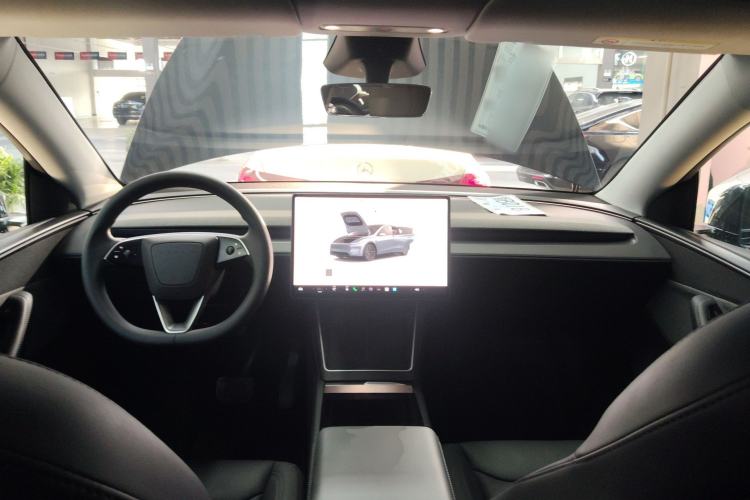 Used Tesla Model Y 2025 Rear-Wheel-Drive Version
