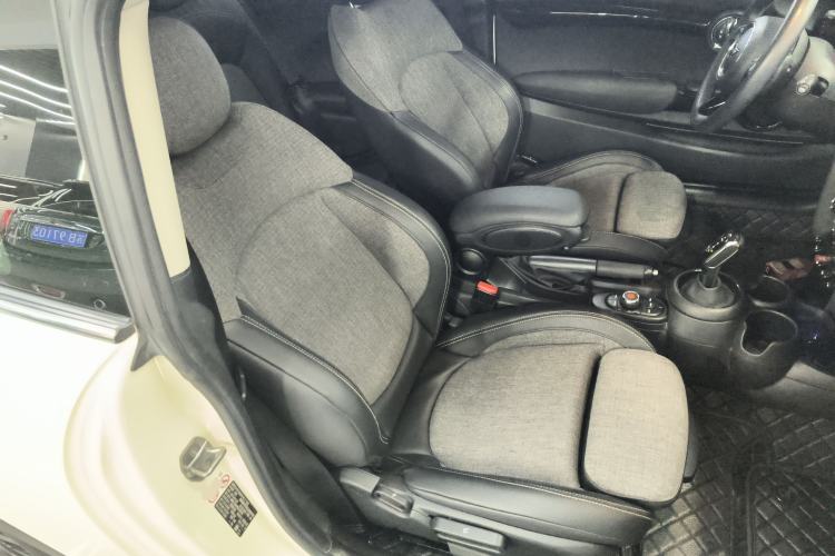 Used  MINI 2019 1.5T COOPER Classic Edition
