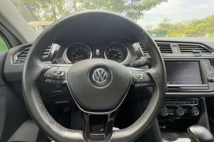 Used Volkswagen Tiguan L 2017 330TSI Automatic Two-Wheel Drive Comfort Edition
