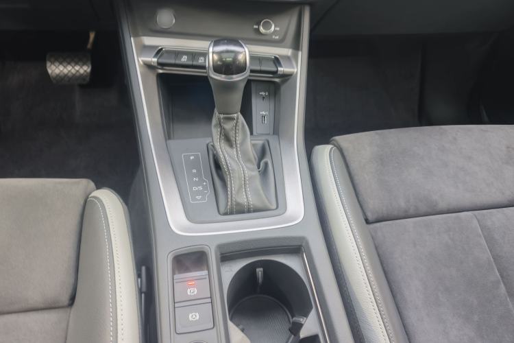 Used Audi Q3 2019 40 TFSI Fashion Dynamic Model
