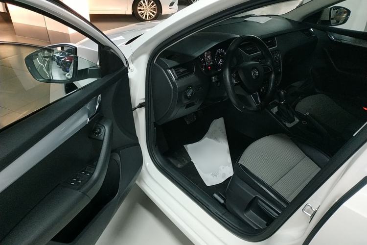 Used Skoda Octavia 2017 1.6L Automatic Chuanxing Edition
