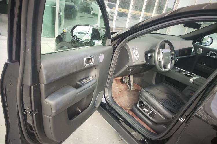 Used Li Auto L8 2024 PRO Model
