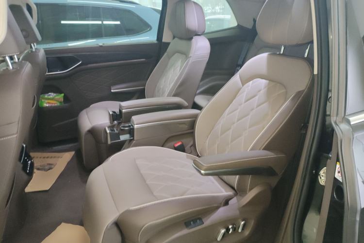 Used Volkswagen Viloran 2024 380TSI Premium Edition
