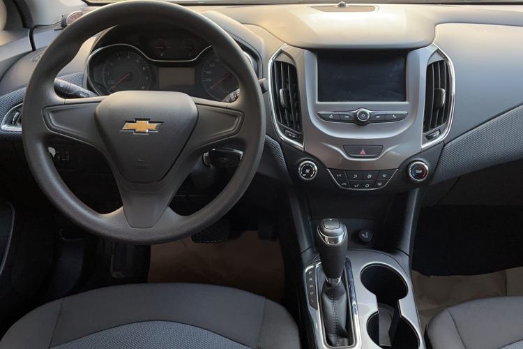 Used Chevrolet Cruze 2017 1.5L Automatic Pioneer Sunroof Edition
