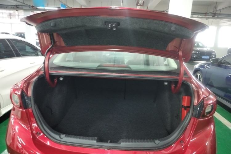 Used Mazda Mazda 3 Axela 2019 Cloud-Controlled Sedan 1.5L Automatic Luxury Model China VI Standard
