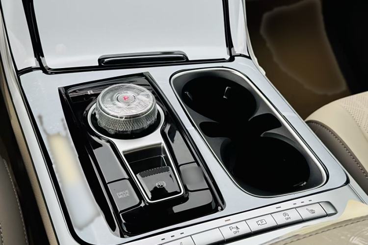 Used Kia Carnival 2021 2.0T Luxury Tech Edition
