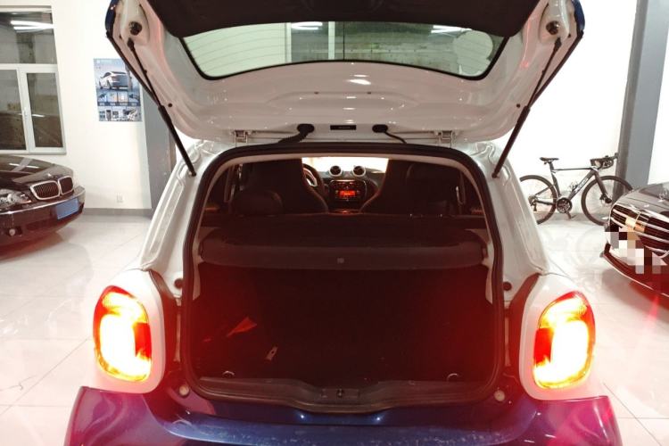 Used  forfour 2016 1.0L 52 kW Dynamic Edition
