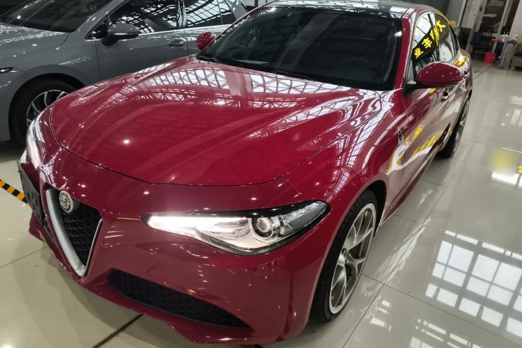 Used Alfa Romeo Giulia 2017 2.0T 200HP Luxury Edition