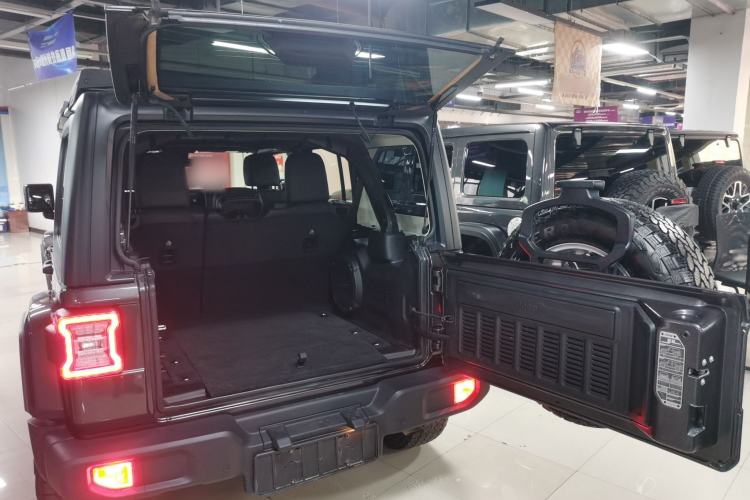 Used  Wrangler 2024 2.0T Sahara Four-Door Edition
