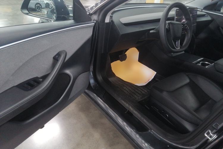 Used Tesla Model 3 2025 Rear-Wheel-Drive Version

