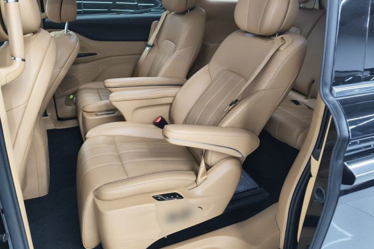 Used VOYAH Dream 2024 PHEV Extended-Range Premium Edition
