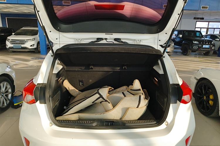 Used Ford Focus 2020 Hatchback 1.5L Automatic Sharp Edition
