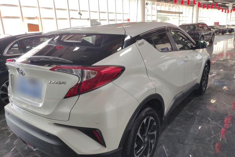 Used Toyota IZOA 2018 2.0L Yichi Version China VI Standard
