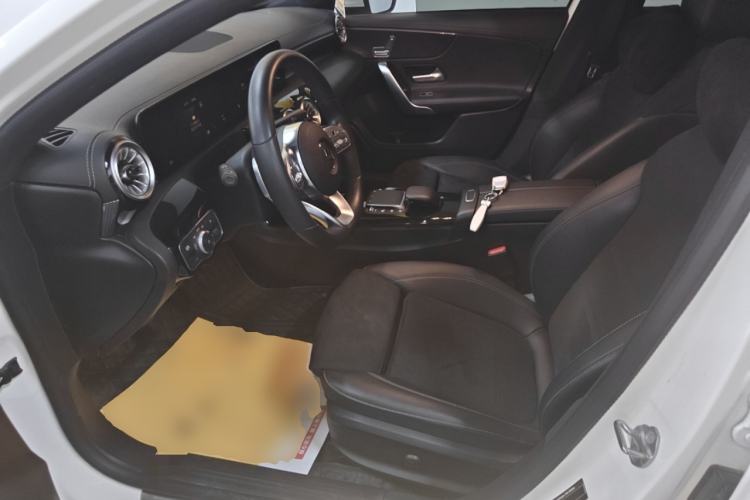 Used Mercedes-Benz A-Class 2022 Revised Version A 200 L Sport Sedan Fashionable Style

