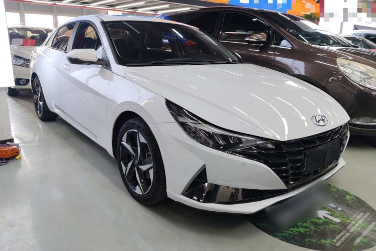 Used Hyundai Elantra 2022 1.5L CVT LUX Prestige Edition
