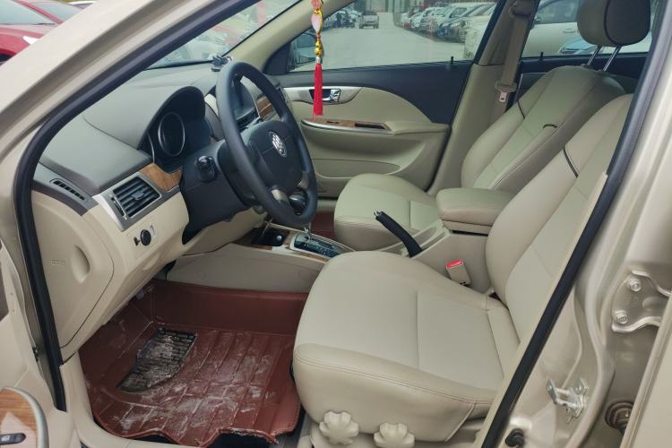 Used Buick Excelle 2015 1.5L Automatic Classic Model
