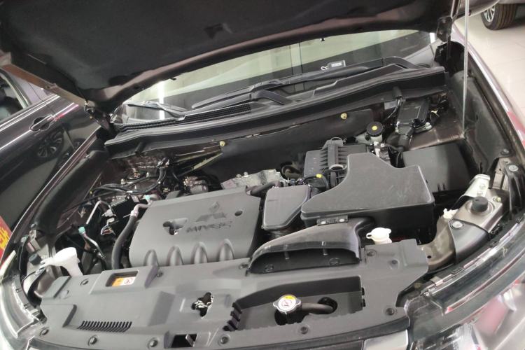 Used Mitsubishi Outlander 2019 2.0L Two-Wheel Drive Comfort Edition 7-Seater China VI Standard
