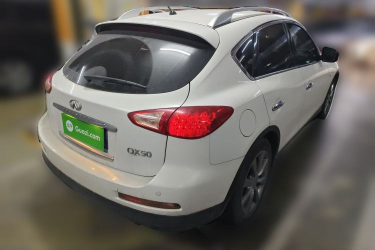 Used Infiniti QX50 2013 2.5L Two-Wheel-Drive Zunya Edition
