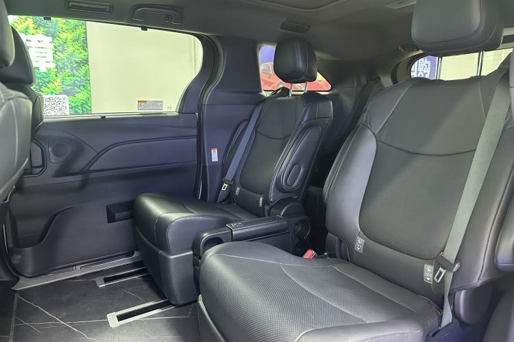 Used Toyota Granvia 2024 2.5L Hybrid Prestige PLUS Edition