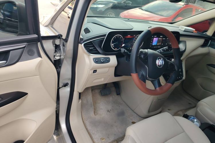 Used Buick GL8 2022 ES Landtrek 653T Luxury Edition