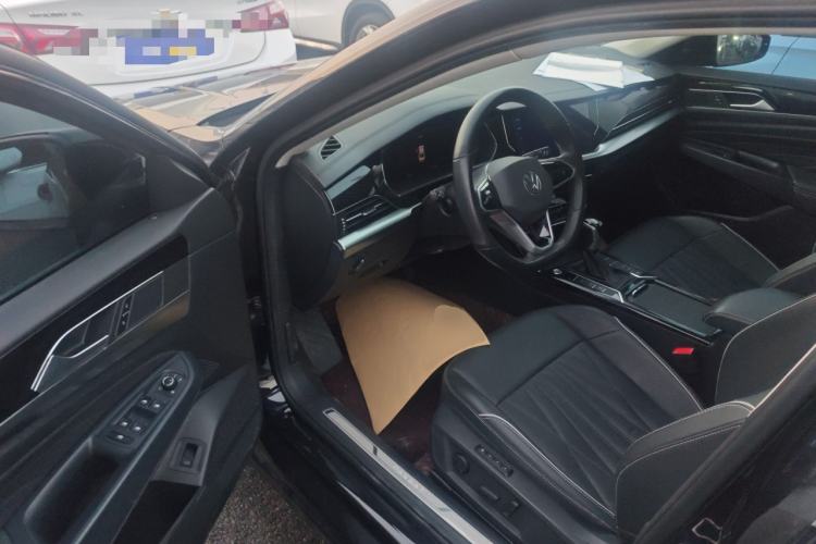 Used Volkswagen Passat 2023 Facelift 330TSI Luxury Edition
