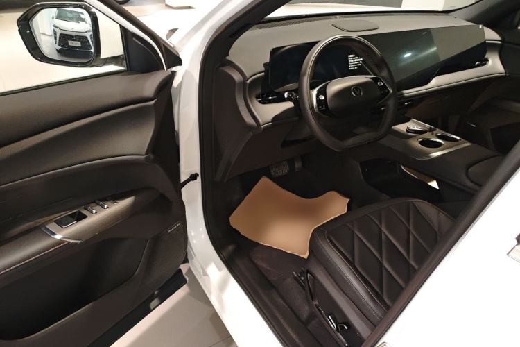 Used Changan CS75 PLUS 2025 4th Generation UItra 2.0T New Blue Whale Smart Intelligent Powertrain Version