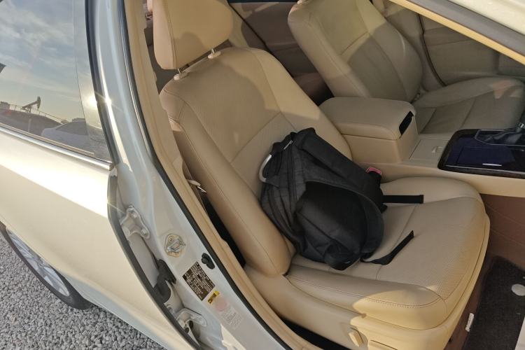 Used Toyota Camry 2016 2.0G 10th Anniversary Leading Edition
