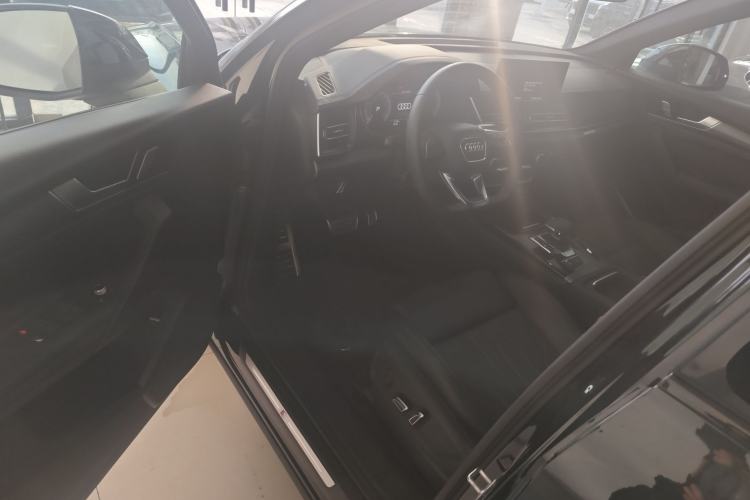 Used Audi Q5L 2025 quattro 45th Anniversary Edition 40 TFSI Luxury Dynamic Model
