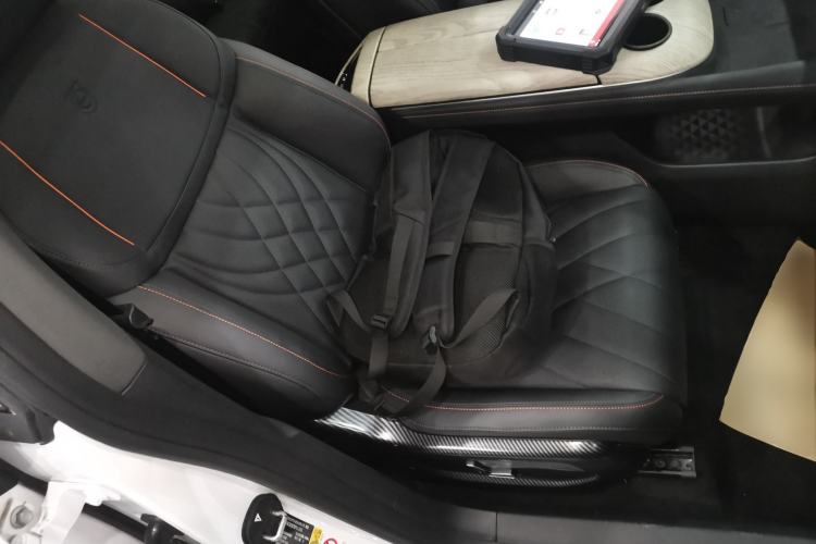 Used  S07 2023 200Max Range-Extended Version
