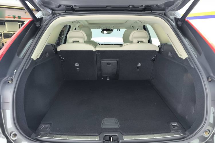 Used Volvo XC60 2019 T5 4x4 Smart Edition China VI Standard
